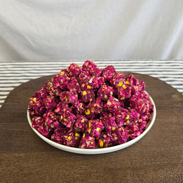 Gaziantep Yörem Çifte Kavrulmuş Antep Fıstıklı Gül Yapraklı Lokum